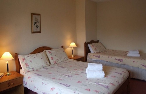 Garndolbenmaen House | Cefn Uchaf Guesthouse