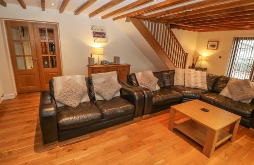 Garndolbenmaen House | Cefn-Yr-Efail