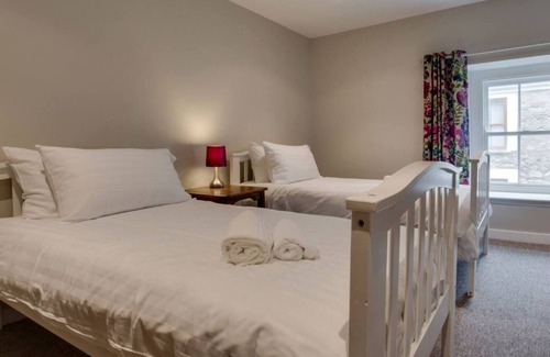 Fishguard House | Cei Gwaun in the beautiful Fishguard