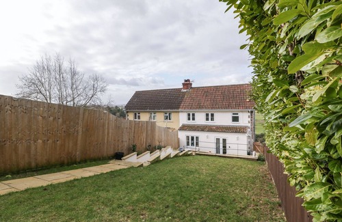 Aller Cottage | CELIA'S VIEW, pet friendly, with a garden in Langport