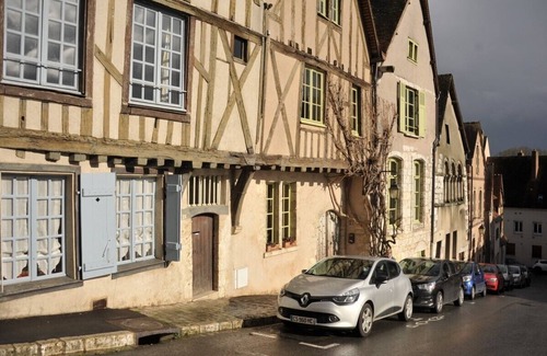 Chartres Cottage | - Cellar Chantault -