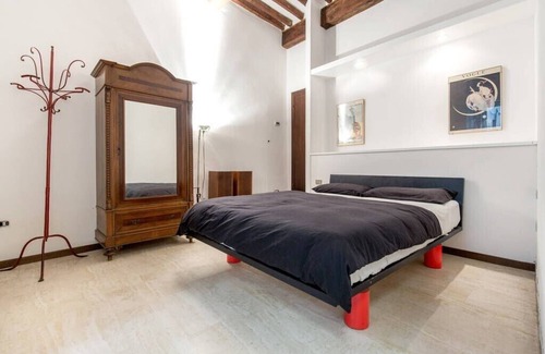 Montevarchi Apartment | Cennano Suite - enter apartment