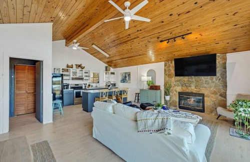 Smithville House | Center Hill Lake Chalet with lake view!