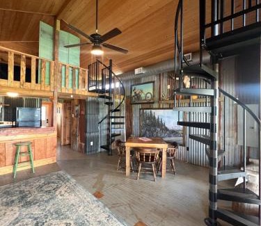 Minden House | Center Stage Yellow Rose Canyon