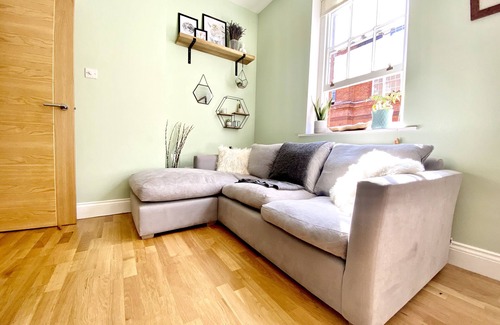 Soho Apartment | Central 2 Bedroom Flat - CONTACT US FOR PRICES FOR 90 DAY+ STAYS!