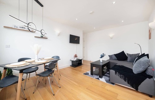 Stockwell Apartment | Central 2BR Fast Wi-Fi Ideal for Travellers