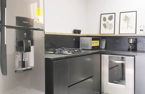 El Castillo Apartment | Central 2br Residential Apt, Poblado Near Oviedo