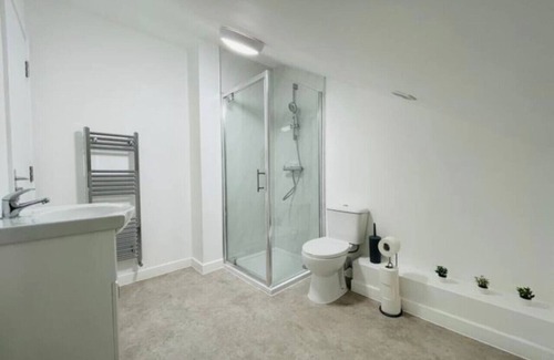 Watford Apartment | Central 2BR Watford Flat 10D | Stayfolk