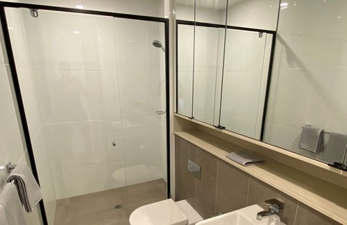 Turner Apartment | Central 3 BDR Garden Apartment