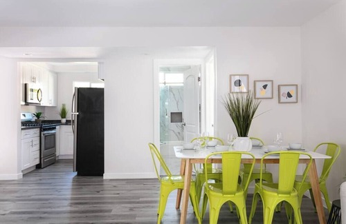 Citrus Grove Condo | Central 3BR Apt | Near Americana