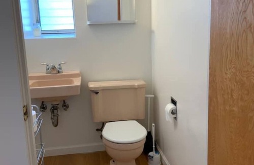 West Alameda Apartment | Central Alameda 2-br apartment with WiFi