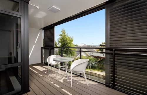 Mount Maunganui Apartment | Central Apartment with Pool, Spa, Sauna and Gym