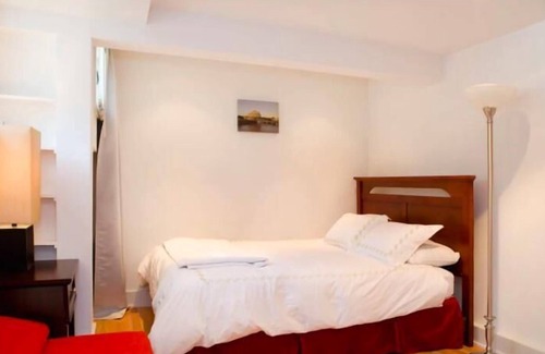Mount Pleasant Apartment | Central apartment 3 min walk to Zoo, convenient to Mariott Wardman, metro to downtown