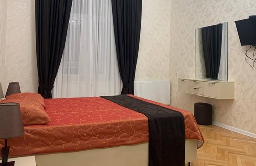 Sololaki Apartment | Central apartment at freedom square