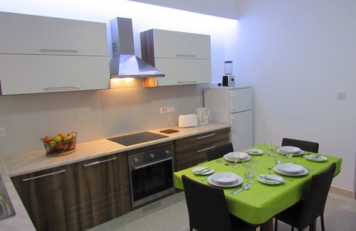 Santa Venera Apartment | Central Apartment close to all amenities
