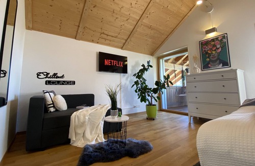 Thun Apartment | Central apartment with Alps view & own parking space; contactless self check-in!