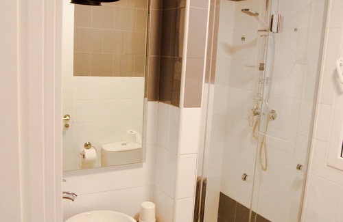 Camino de Ronda Apartment | CENTRAL Apartment with PARKING INCLUDED