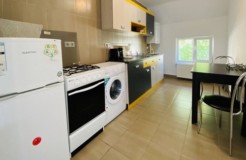 Blaj Apartment | Central Apartment with Garden in Blaj
