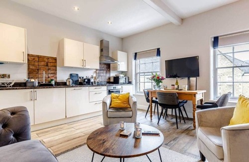 Bakewell Apartment | Central Bakewell Duplex Apartment For 4 & Parking