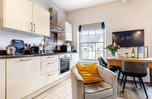 Bakewell Apartment | Central Bakewell Duplex Apartment For 4 & Parking