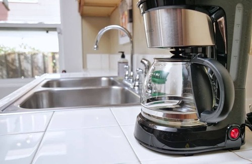 Poets Corner Apartment | Central Berkeley Garden Oasis