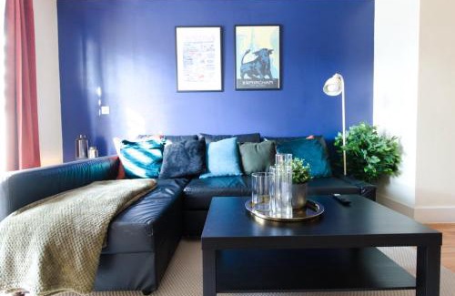 Theatreland Birmingham Apartment | Central Birmingham Apartment with Balcony & Netflix