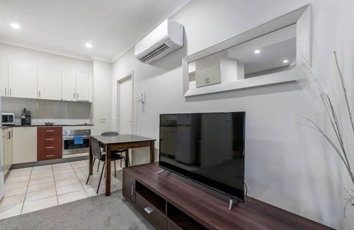 Braddon Apartment | Central Canberra Stay Cozy Braddon Apartment with Parking