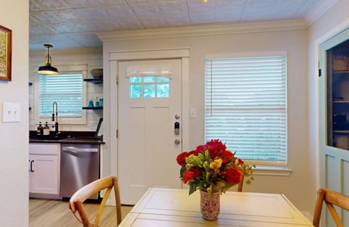 College Station Apartment | Central Charm ~ Aggieland Vacation Rentals