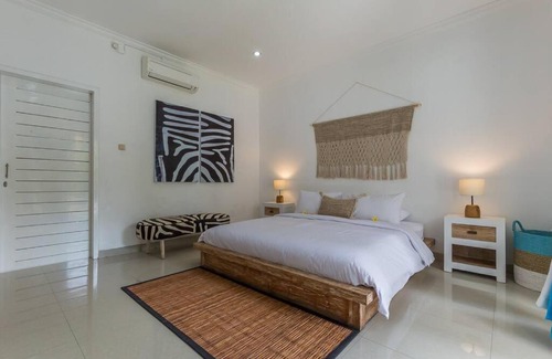 Seminyak Villa | Central & Charming 3bedr with private pool