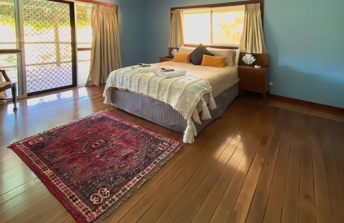 Glenning Valley House | Central Coast Alpaca Farm Stay - On 5 secluded acres with pool