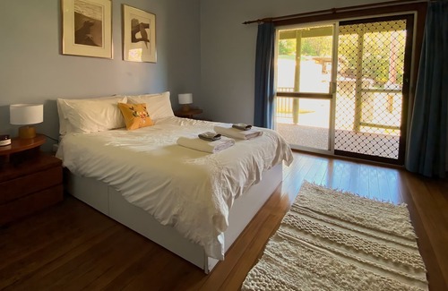 Glenning Valley House | Central Coast Alpaca Farm Stay - On 5 secluded acres with pool