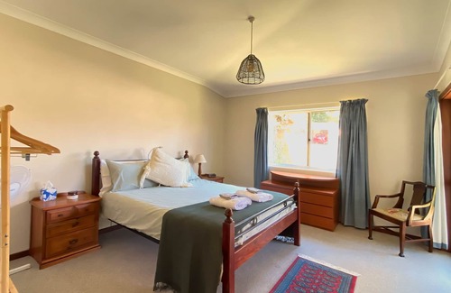 Glenning Valley House | Central Coast Alpaca Farm Stay - On 5 secluded acres with pool