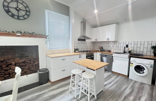 Ballarat House | Central comfortable home great for short/long stay close to Sovreign Hill
