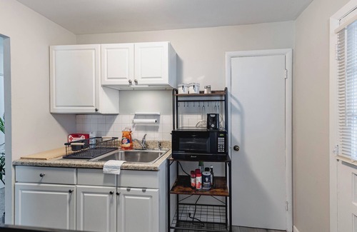 Airport Township House | Central, Convenient and Cozy 2BR, 1B Home in a Quiet St. Louis Neighborhood.