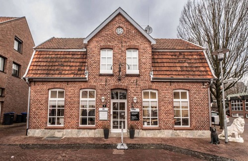 Nordhorn Villa | Central country house with loft character, WLAN & PP