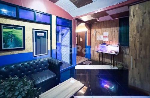 Cilacap Hotel | Central Guest House 2 & Bar Cilacap Mitra RedDoorz