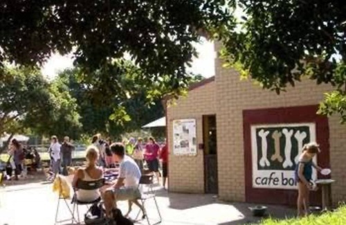 Haberfield Apartment | Central Haberfield Village 5* eateries. Pet/family friendly. Free park.