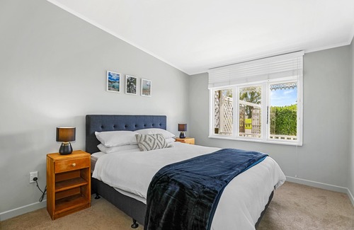 Rotorua Villa | Central Inn - 3 Bedroom Villa plus 1 Bedroom Cottage | Sleeps 8