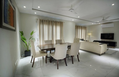 Lahore Apartment | Central Lahore 3-bedroom Apartment with Private Balconies and City Views