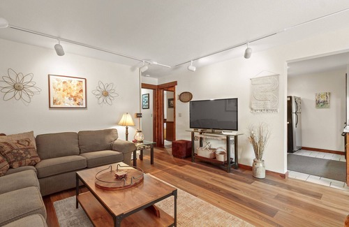 Dillon Condo | Central location to all that Dillon has to offer! Beautiful 3BR Condo close too