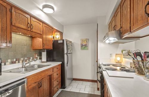 Dillon Condo | Central location to all that Dillon has to offer! Beautiful 3BR Condo close too