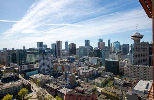 Gastown Apartment | Central Luxury Apartment with Best City Views!