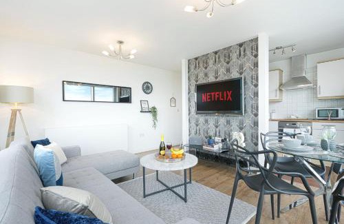 Central Milton Keynes Apartment | Central MK - Executive Hub Apartment - 2 Bedroom 2 Bathroom - Free Parking, Fast WIFI & Smart TV with Netflix by Yoko Property