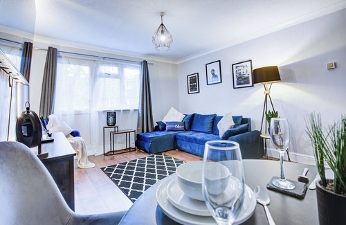 Gillingham Apartment | Central, modern 2 bedroom apartment in Gillingham by train station