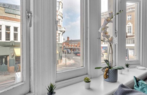 East Putney Apartment | Central Putney/London 2-Bed | Walk to Tube & River | 3 TV's & FAST WiFi