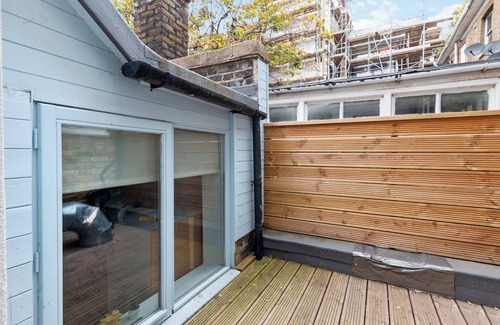 East Putney Apartment | Central Putney/London 2-Bed | Walk to Tube & River | 3 TV's & FAST WiFi