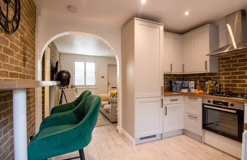 St Albans Cottage | Central St Albans Cottage Stay