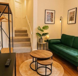 Grangetown Apartment | Central Studio Apartment for 2