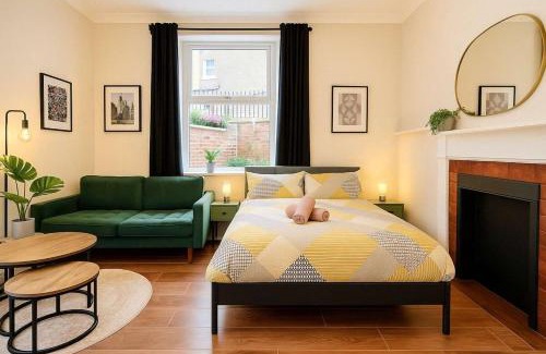 Grangetown Apartment | Central Studio Apartment for 2