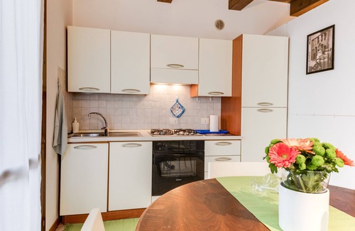 Forli Apartment | Central Studio with Wi-Fi, aircon & washing machine